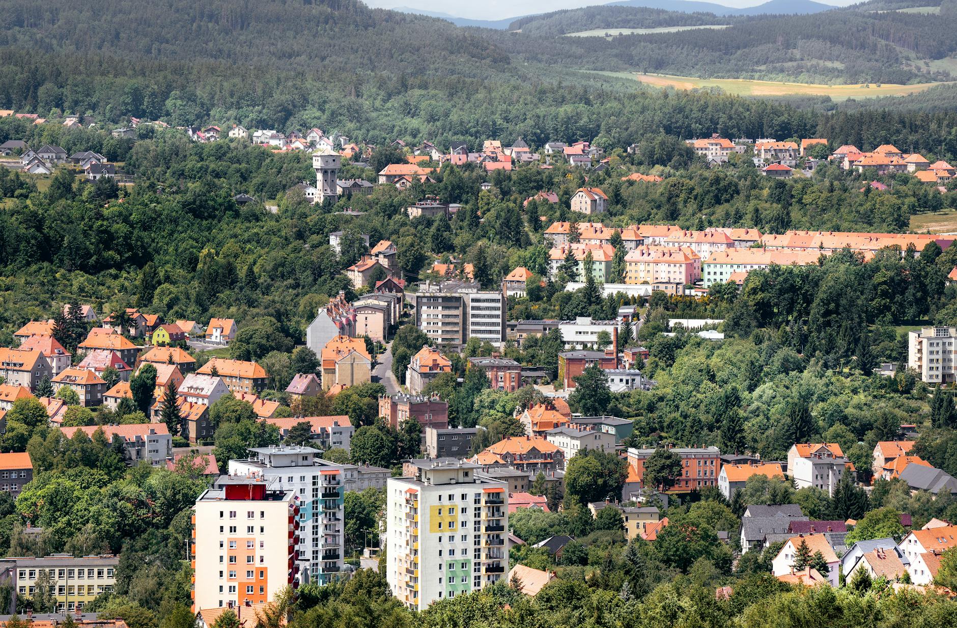 Analiza budżetu Wałbrzycha 2025: wysokie dochody i priorytety wydatkowe miasta